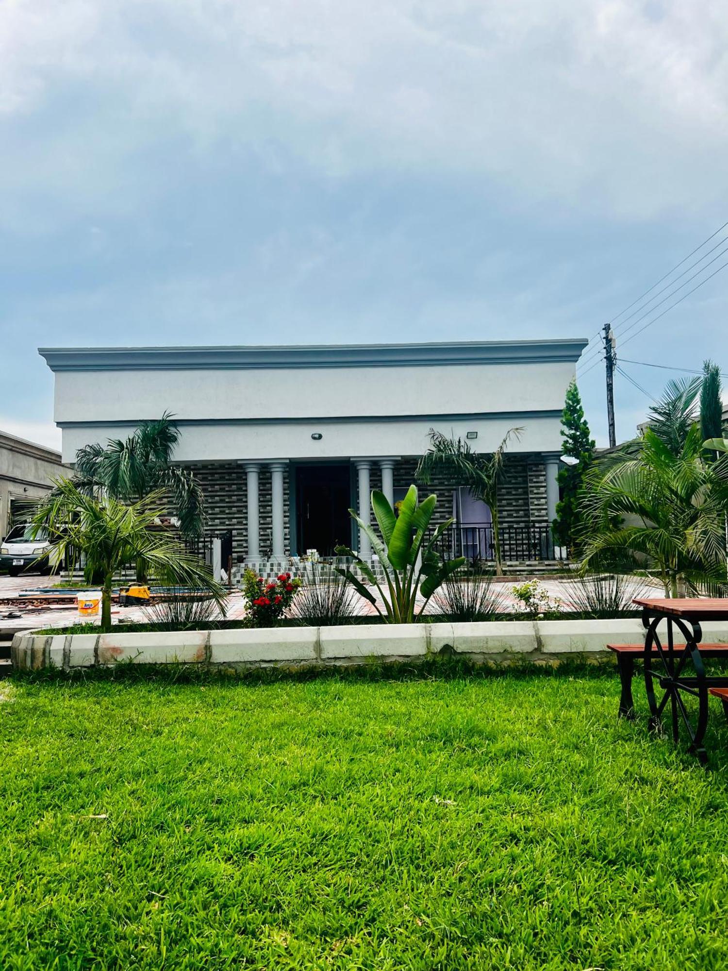 Newday Lodge Apartments Lusaka Buitenkant foto